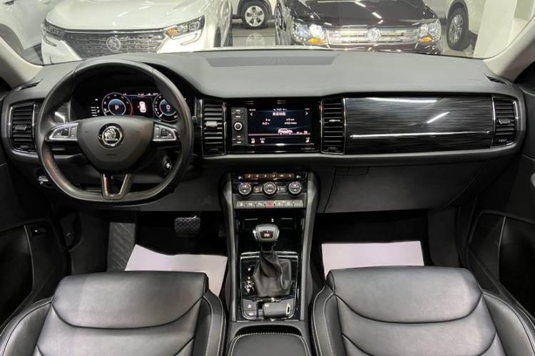 Used Skoda Kodiaq 2019 Facelifted TSI330 7-Seater Two-Wheel-Drive Luxury Enjoyment Edition China VI Standard
