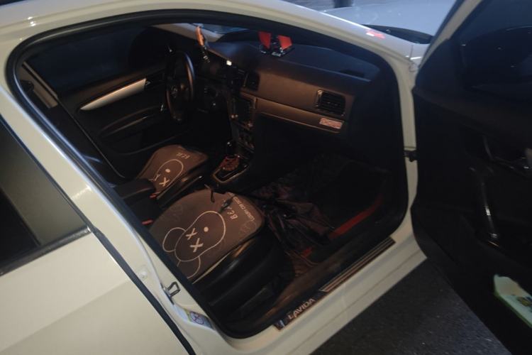 Used Volkswagen Gran Lavida 2013 1.6L Automatic Comfort Model
