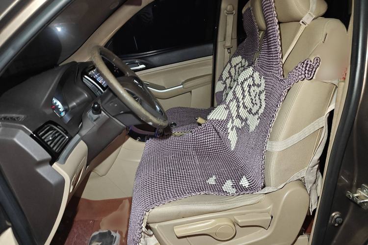 Used Baojun 730 2014 1.5L manual standard trim 7 seats
