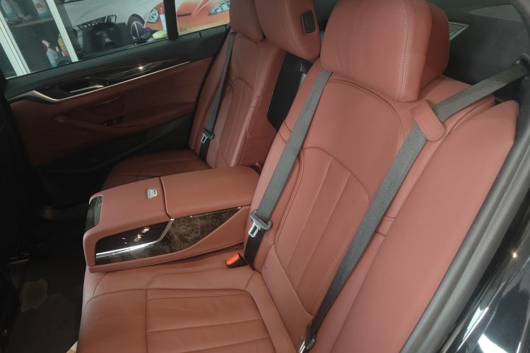 Used BMW 5 Series 2019 Facelifted 530Li Leading Edition M Sport Package