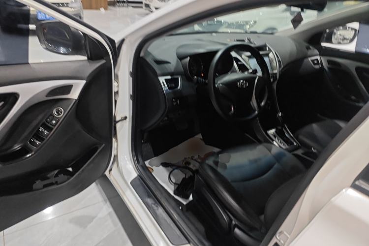 Used Hyundai Elantra 2015 1.6L Automatic Fashion Model
