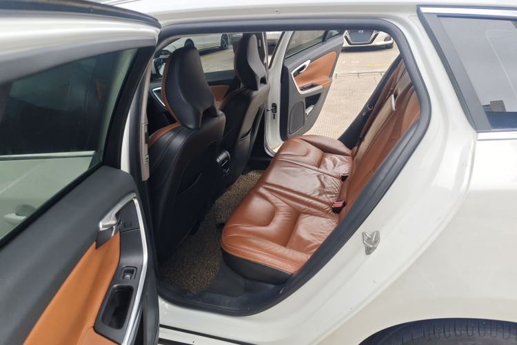 Used Volvo V60 2014 T5 Zhiya Edition