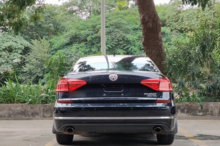 Used Volkswagen Passat 2016 330TSI DSG Luxury Edition
