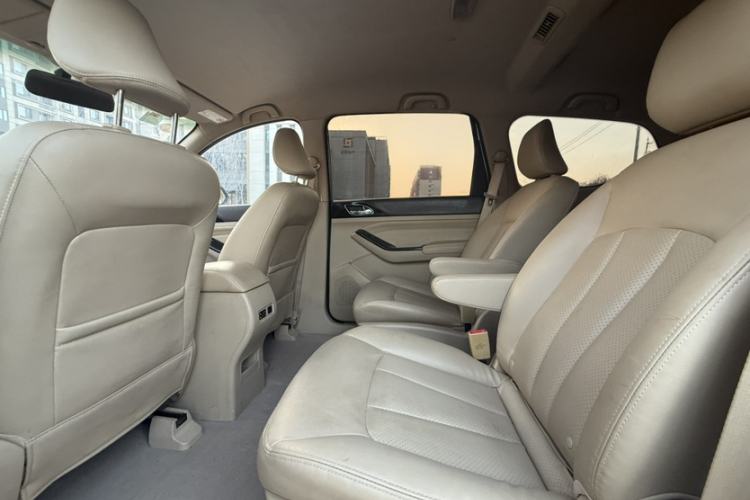 Used Baojun 730 2014 1.5L manual Comfort version 7 seats
