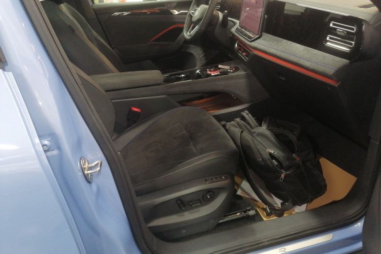 Used Volkswagen Tiguan L 2024 PRO 380TSI Four-Wheel Drive R-Line Prestige Edition
