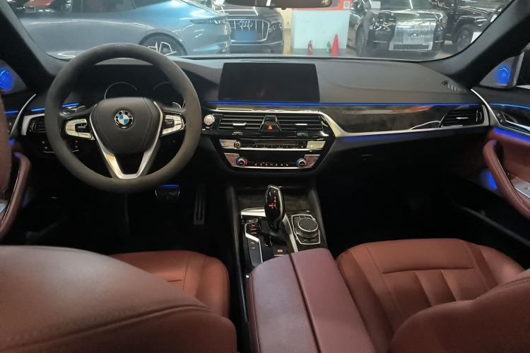 Used BMW 5 Series 2018 Restyled 530Li Leading Edition M Sport Package
