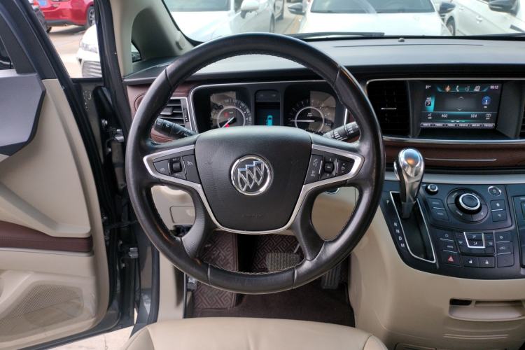 Used Buick GL8 2018 28T Luxury Model China VI Standard
