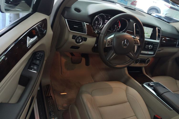 Used Mercedes-Benz M-Class 2014 ML 400 4MATIC Dynamic Model