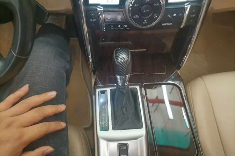 Used Toyota Reiz 2010 2.5V Fengdu Elite Edition
