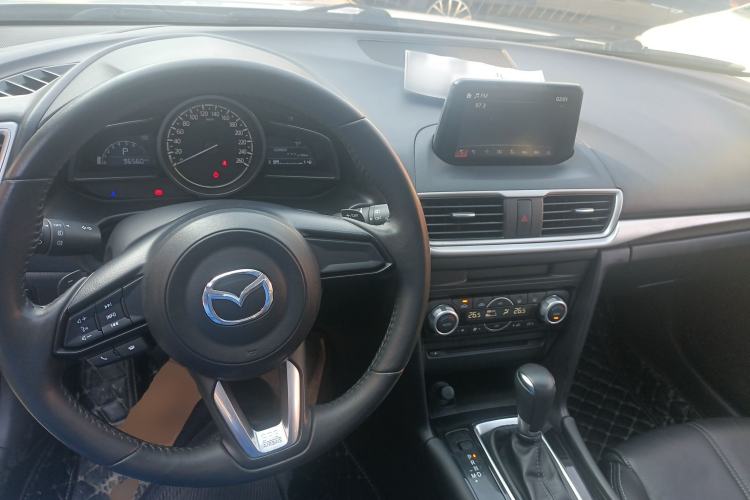 Used Mazda Mazda 3 Axela 2019 Cloud-Controlled Version Hatchback 2.0L Automatic Luxury Model China VI Standard
