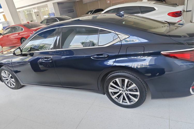 Used Lexus ES 2020 200 Excellence Edition
