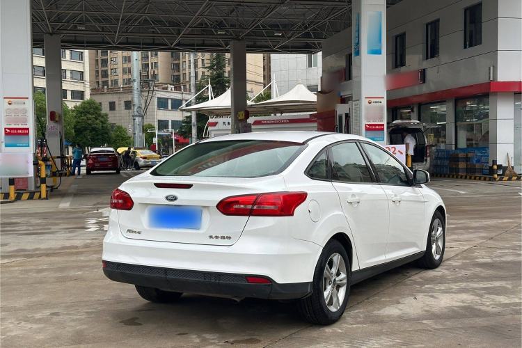 Used Ford Focus 2018 Sedan Classic 1.6L Automatic Comfort Plus Smart Drive Version
