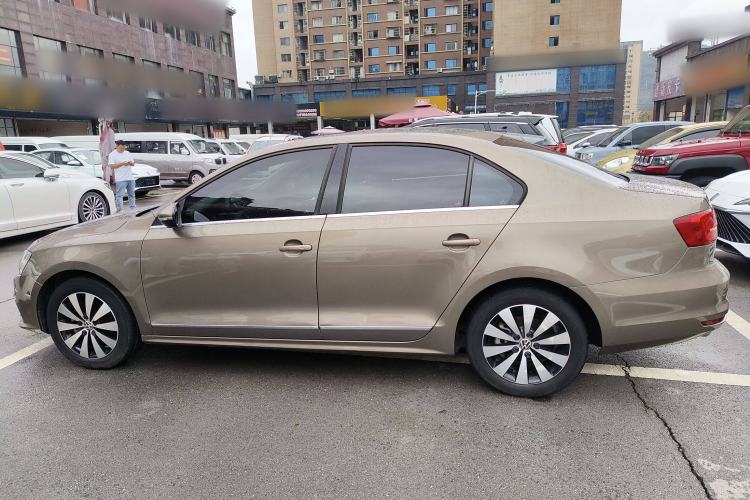 Used Volkswagen Sagitar 2017 230TSI Automatic Comfort Version
