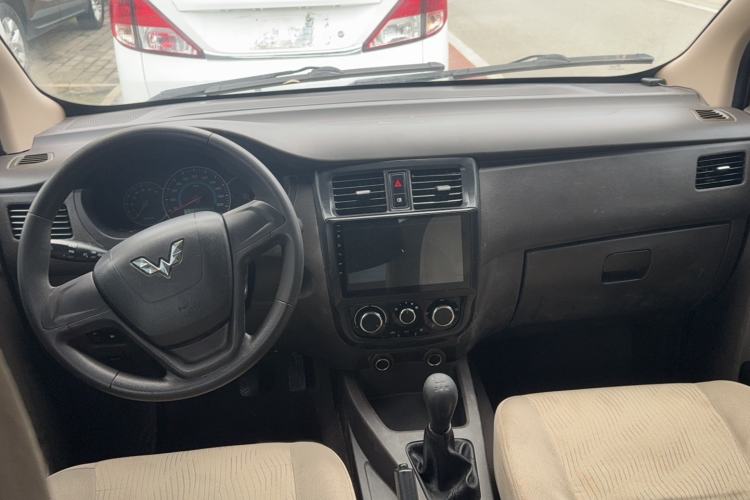 Used Wuling Rongguang V 2016 1.5L Standard Version