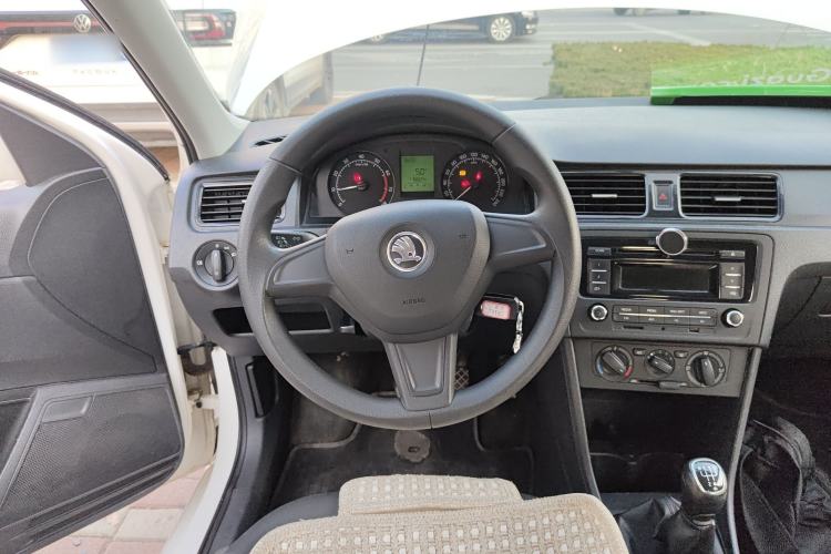 Used Skoda Rapid Spaceback 2014 1.6L Manual Enjoyment Edition