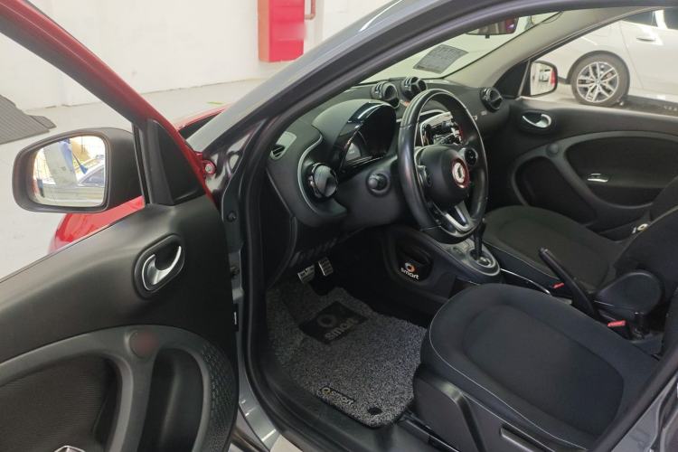 Used  forfour 2016 1.0L 52 kW Passion Edition