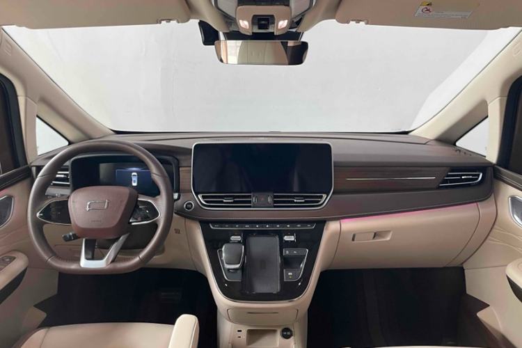 Used Bestune M9 2023 2.0T Ultimate Edition
