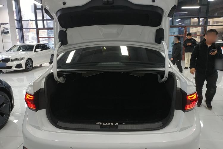 Used Volkswagen Sagitar 2025 Revised 300TSI DSG Excellence Edition
