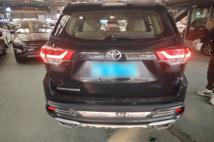 Used Toyota Highlander 2018 2.0T Two-Wheel Drive Elite Version 5 Seats China VI Standard
