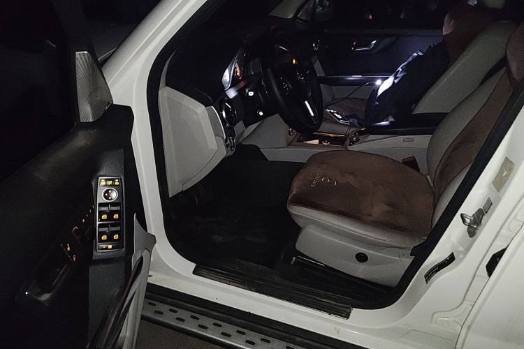 Used Mercedes-Benz GLK-Class 2013 GLK 300 4MATIC Dynamic Sunroof Model