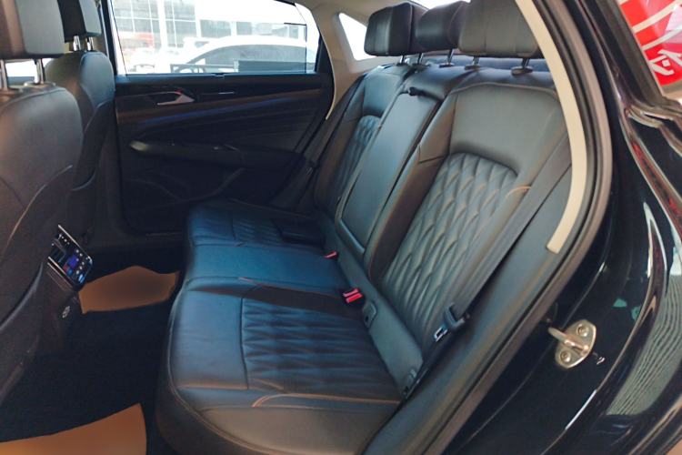 Used Volkswagen Passat 2019 330TSI Luxury Edition China VI Standard