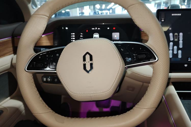 Used Hima AITO M7 2024 1.5T Intelligent Drive 4WD Ultra Version 5 Seats