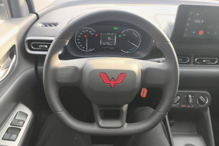 Used Wuling Hongguang New Energy 2025 Extended-Range Hybrid 50KM Comfort Version
