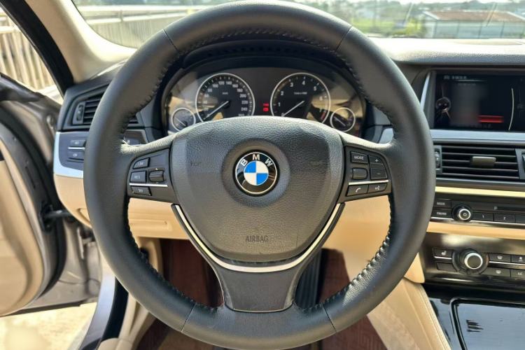 Used BMW 5 Series 2014 525Li Luxury Design Package
