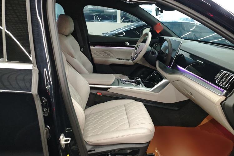 Used BYD Tang New Energy 2024 DM-i Glory Edition 112KM Prestige Model