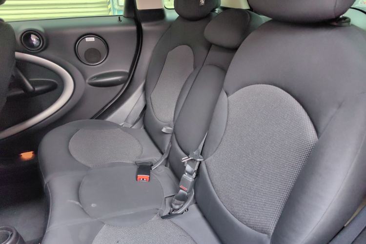 Used  Countryman 2011 1.6L ONE
