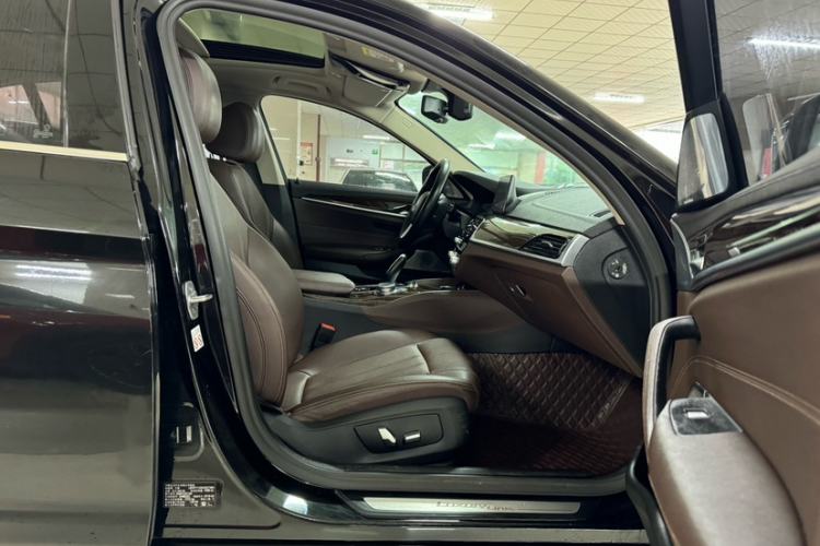 Used BMW 5 Series 2019 Facelifted 525Li Luxury Package
