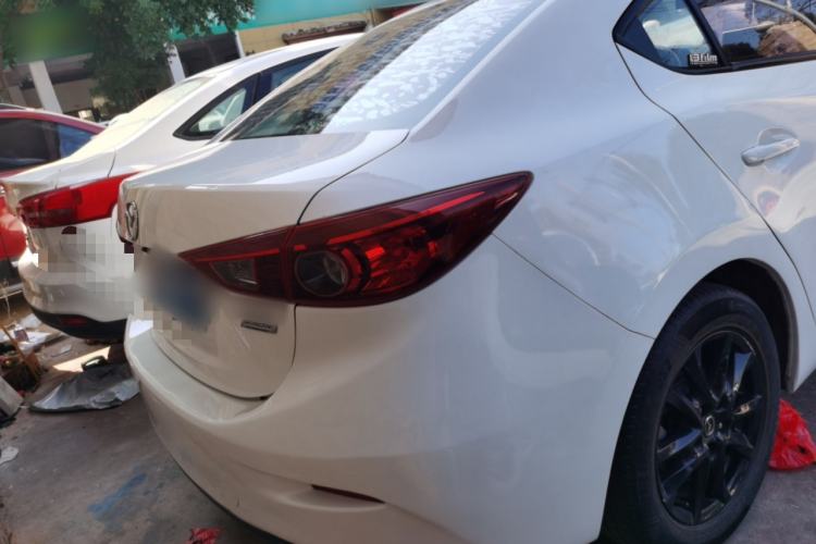 Used Mazda Mazda 3 Axela 2016 Sedan 1.5L Automatic Comfort Model
