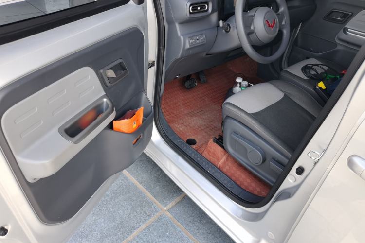 Used Wuling Zhiguang New Energy 2025 Model 305km Ambitious Edition