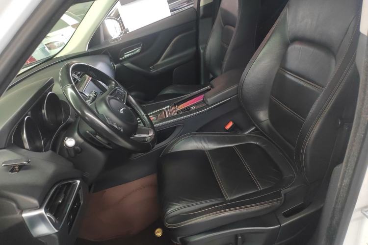 Used Jaguar F-PACE 2018 2.0T Two-Wheel Drive Urban Deluxe Edition
