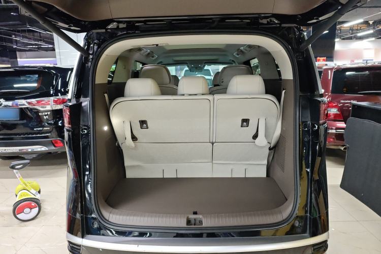 Used Denza D9 2022 DM-i 970 Four-Wheel Drive Prestige Model
