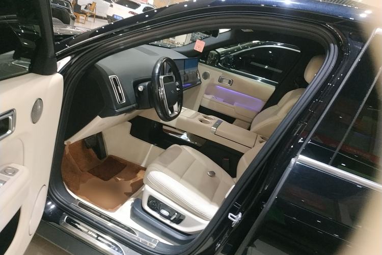 Used Li Auto L8 2023 Pro Model
