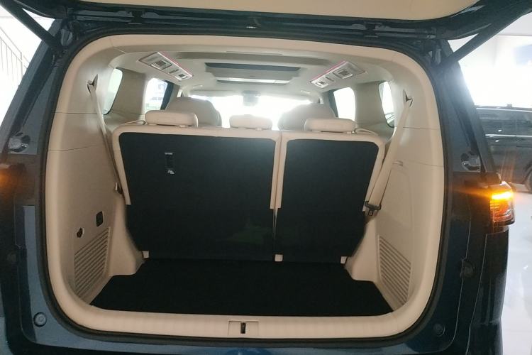 Used VOYAH Dream 2025 PHEV Four-Wheel Drive Prestige Kunpeng Edition
