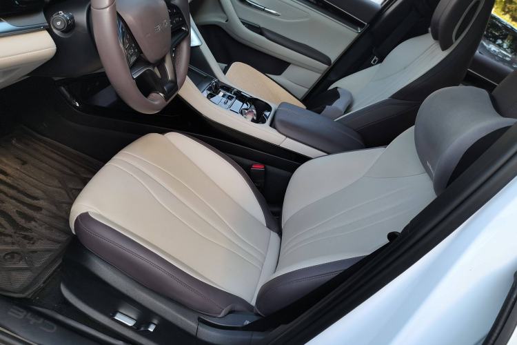 Used BYD Song PLUS New Energy 2024 Honor Edition EV 520km Luxury Model
