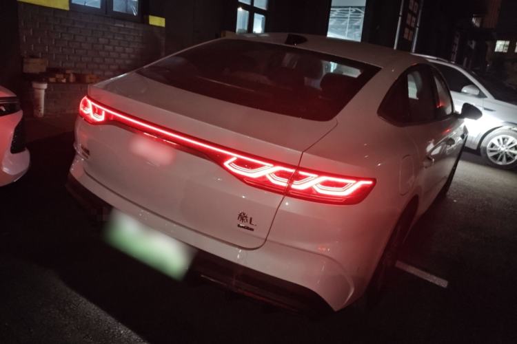 Used BYD Qin L 2025 DM-i Smart Drive 80KM Leading Model
