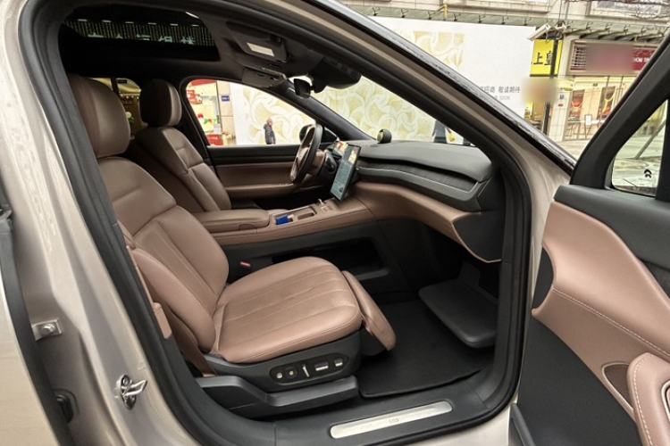 Used Nio ES8 2023 75 kWh Executive Edition
