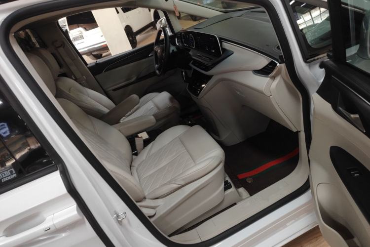 Used Buick GL8 2022 ES Landtrek 653T Comfort Edition