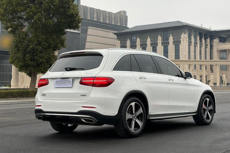 Used Mercedes-Benz GLC 2018 Facelift GLC 260 4MATIC Luxury Edition

