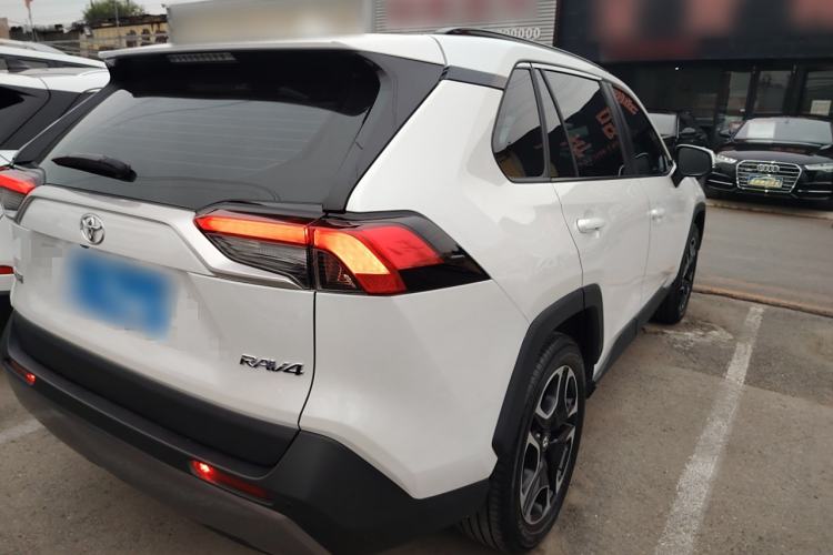 Used Toyota RAV4 2022 2.0L CVT Two-Wheel Drive Prestige Edition
