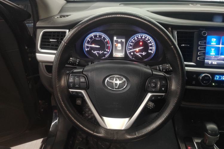 Used Toyota Highlander 2018 2.0T Four-Wheel Drive Luxury Version 7 Seats China VI Standard
