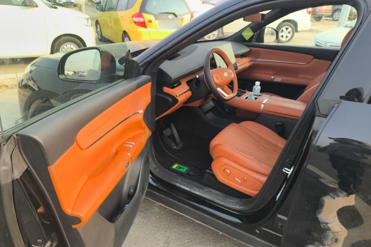 Used  Q07 2025 215 Flagship PLUS
