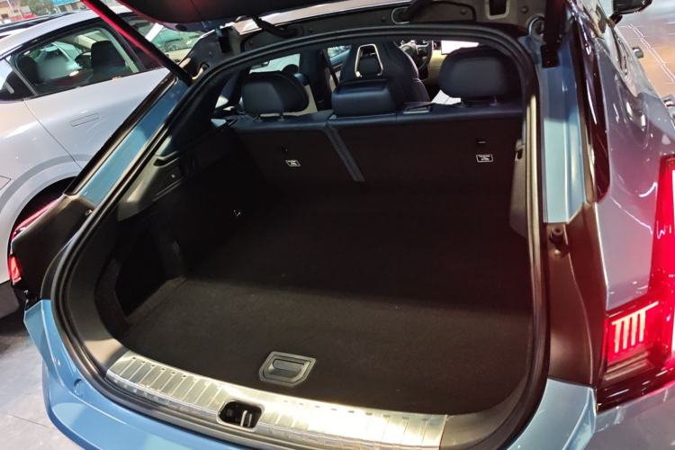 Used Zeekr 001 2025 WE Edition 100 kWh Rear-Wheel Drive
