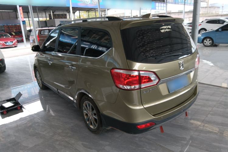 Used Baojun 730 2014 1.5L manual luxury trim 7 seats
