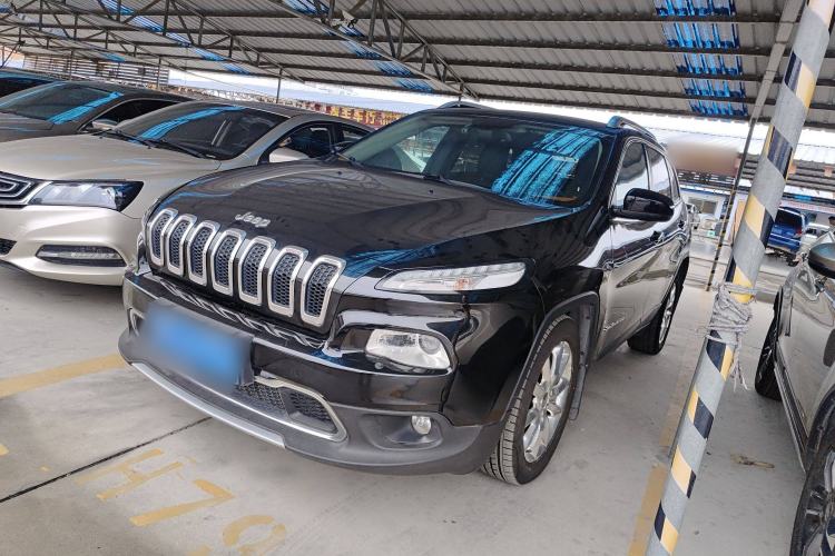 Used  Cherokee 2015 2.4L Elite Edition
