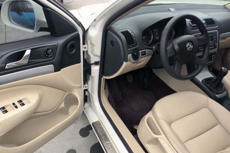 Used Skoda Octavia 2015 Classic Model 1.6L Manual Yijie Edition