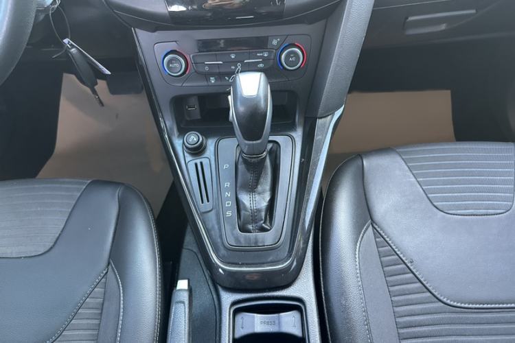 Used Ford Focus 2015 Hatchback 1.6L Automatic Fashion Edition